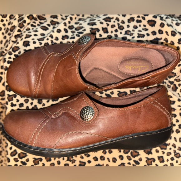 Clarks Women's Tan Leather Mules - Picture 3 of 8